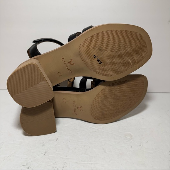 Vionic Maisy Sandals Black Leather
Sz 8.5 Wide Block Heel Slingback Strappy - Picture 12 of 14